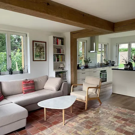 La Petite Chaumiere Normande Holiday home *