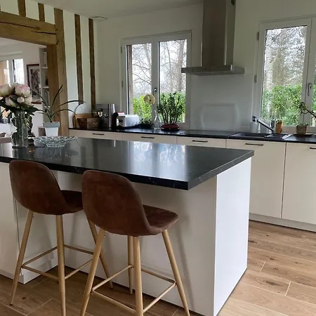 La Petite Chaumiere Normande *